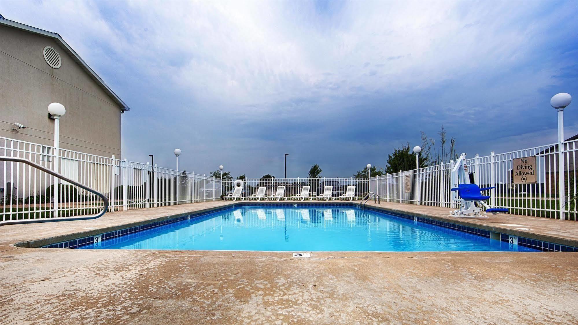 Best Western Brookfield Exterior foto